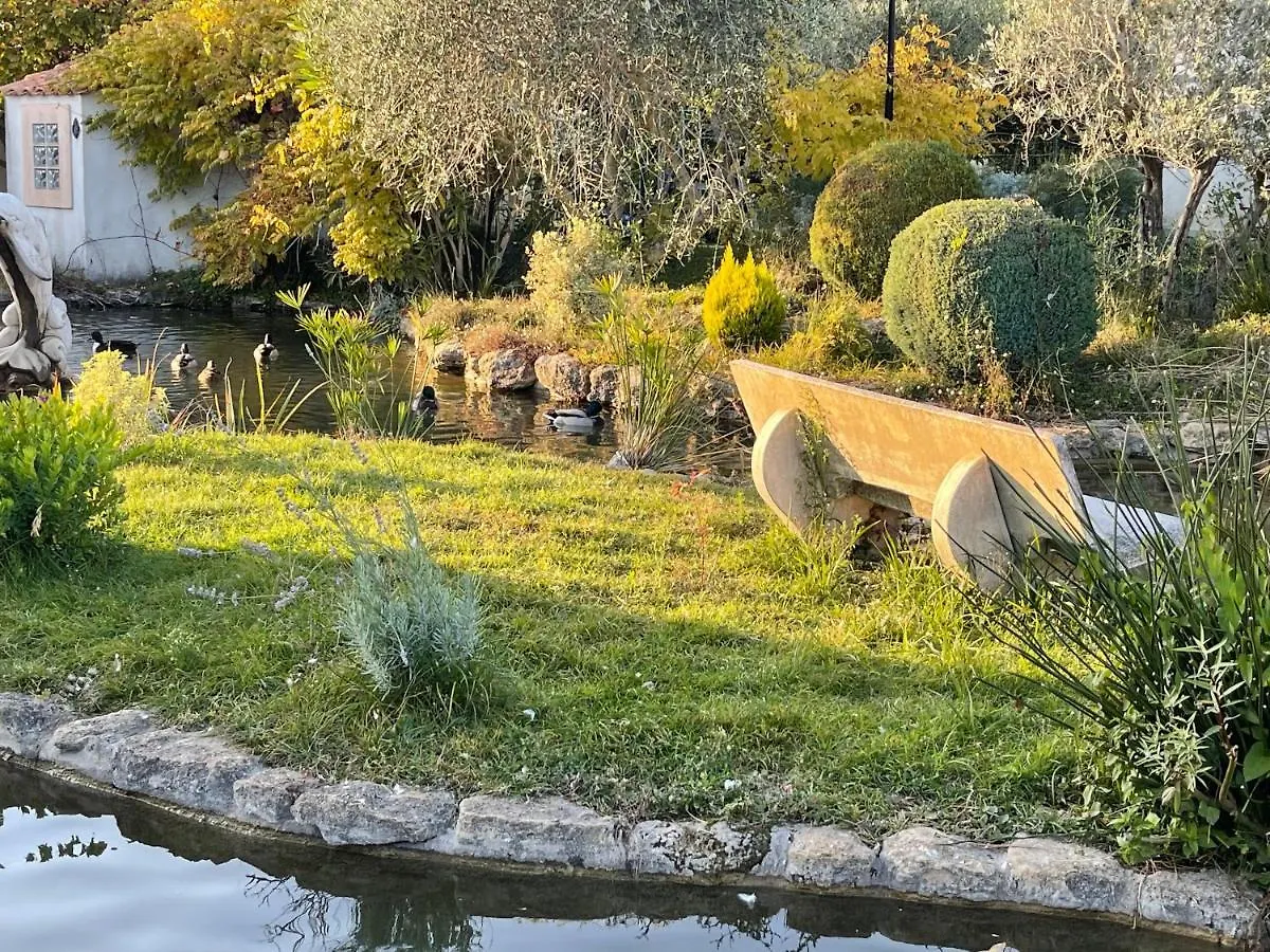 Studio Les Petits Lutins Entraigues-sur-la-Sorgue 0*,  프랑스